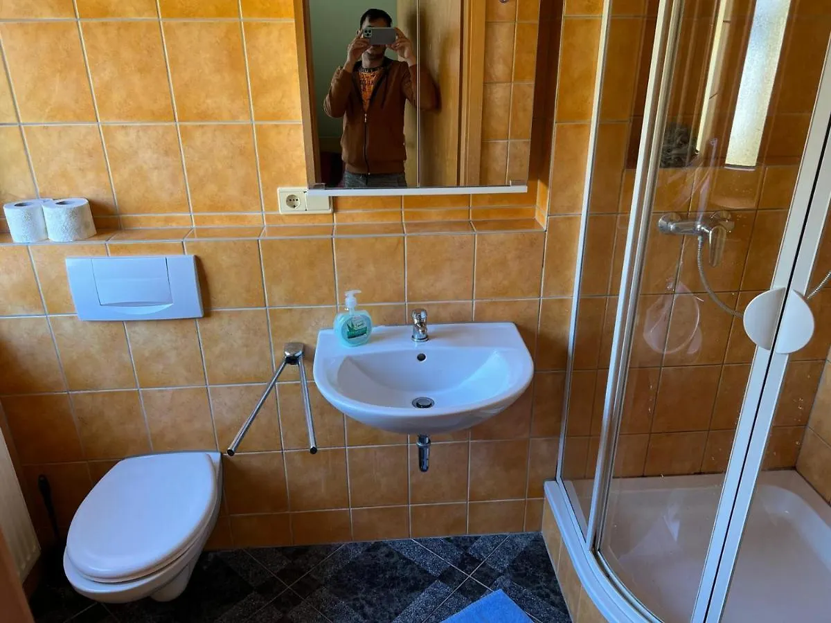 Hotel Neue Krone Markt Erlbach 2*,  ألمانيا